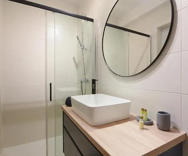 L&r Luxury Apartment- Free Parking Appartement *