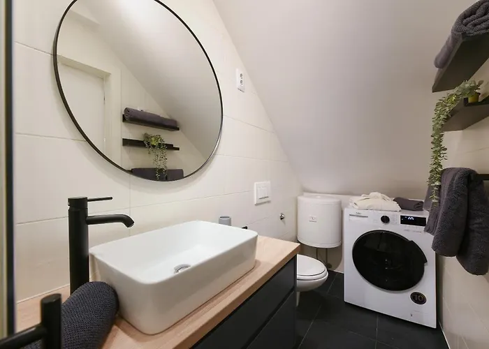 L&r Luxury Apartment- Free Parking Appartement