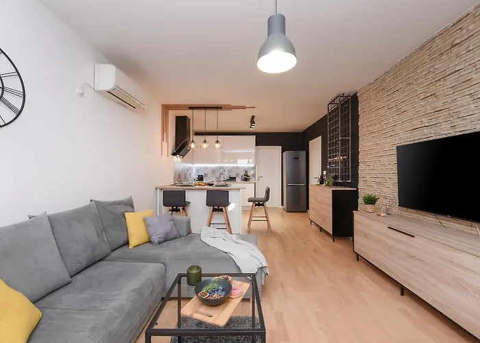 L&r Luxury Apartment- Free Parking Appartement
