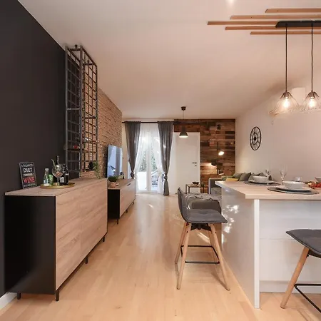 Apartment L&r Luxury Apartment- Free Parking *