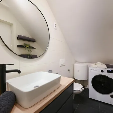 L&r Luxury Apartment- Free Parking アパート