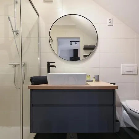 L&r Luxury Apartment- Free Parking Lejlighed