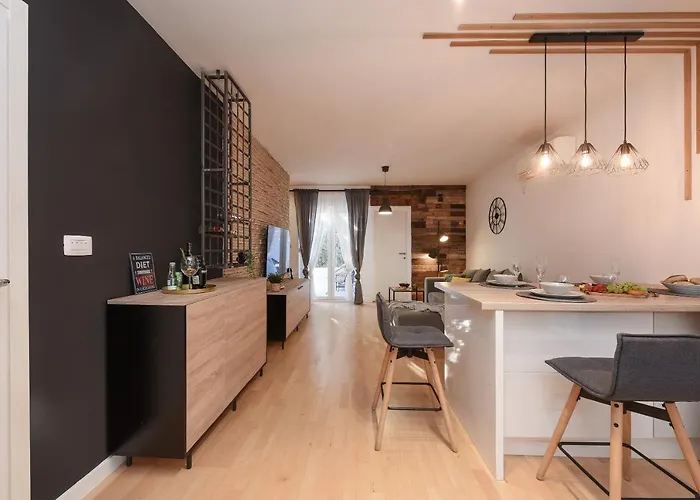 شقة L&r Luxury Apartment- Free Parking *