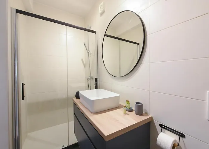 شقة L&r Luxury Apartment- Free Parking *