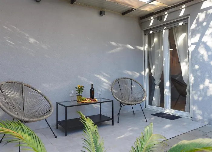 L&r Luxury Apartment- Free Parking